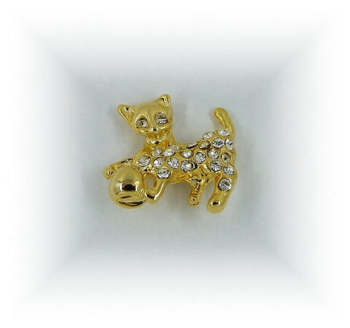 Pin katze mit ball - mit,